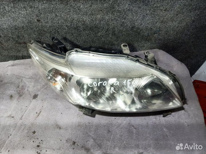Фара передняя правая Toyota Corolla ZRE151