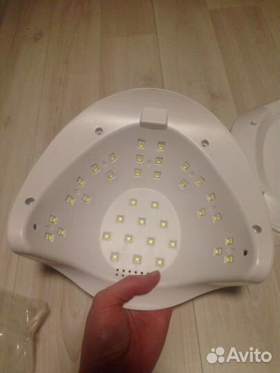 Led лампа новая для маникюра 54W