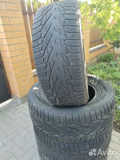 Nokian Tyres Hakkapeliitta R2 SUV 285/60 R18 116R