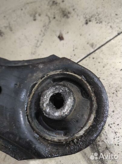 Рычаг подвески передний левый Skoda Octavia A4