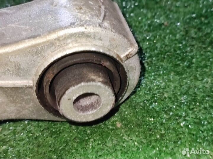 Рычаг задней подвески правый Mercedes-Benz