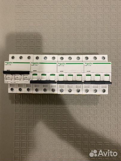 Автоматический выключатель Schneider D 16A