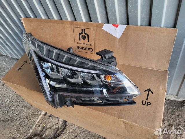 Kia rio 4 фара правая LED (дефект корпуса)