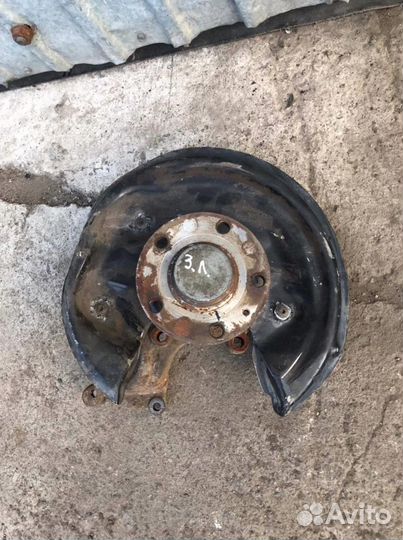 Кулак поворотный задний правый,ступица VW-Фольксв