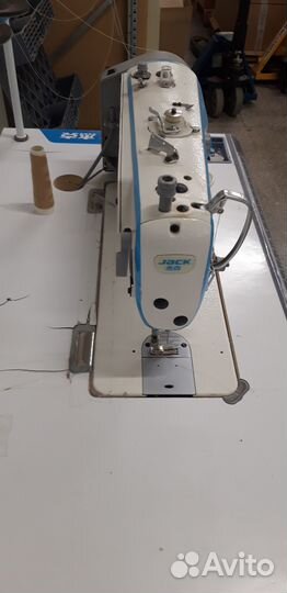 Продам швейную машинку Jack F4