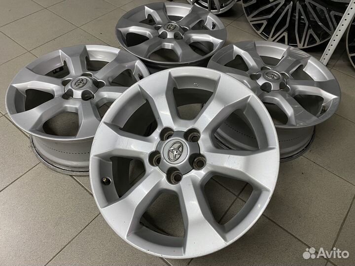 Варианты R17-х Оригинал Toyota Rav4