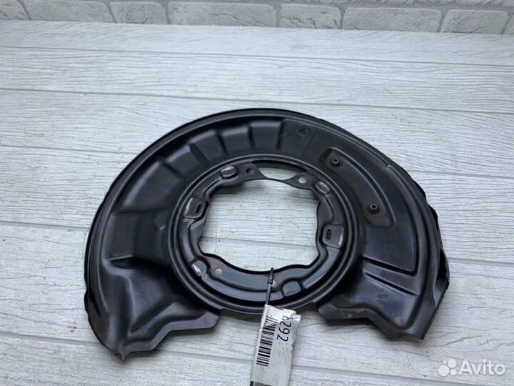 Пыльник тормозного диска задний правый Mercedes