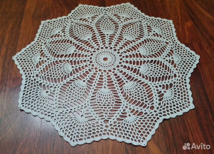 Салфетка ажурная ручной работы