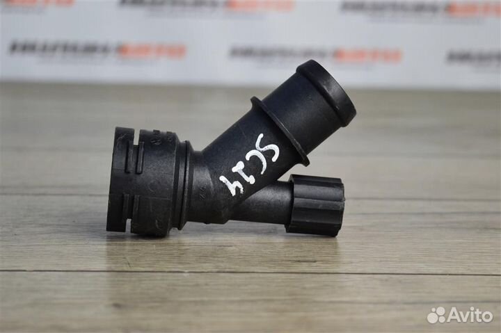 Фланец системы охлаждения skoda Fabia 2