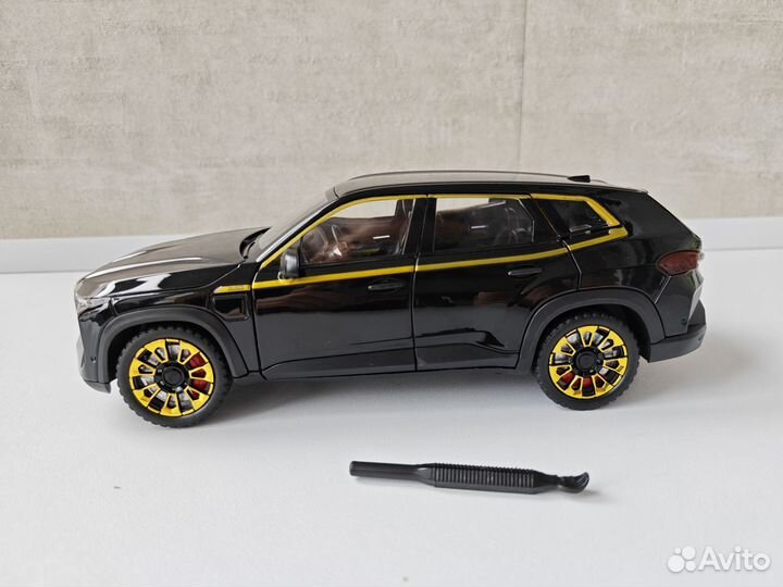 Модель BMW XM 1:24