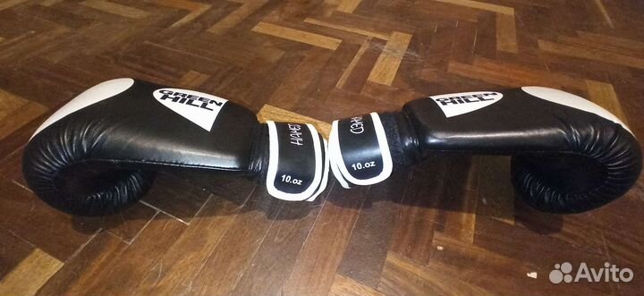 Боксерские перчатки 10 oz green hill