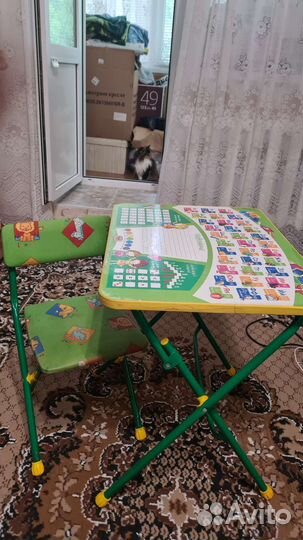 Детский стол и стул