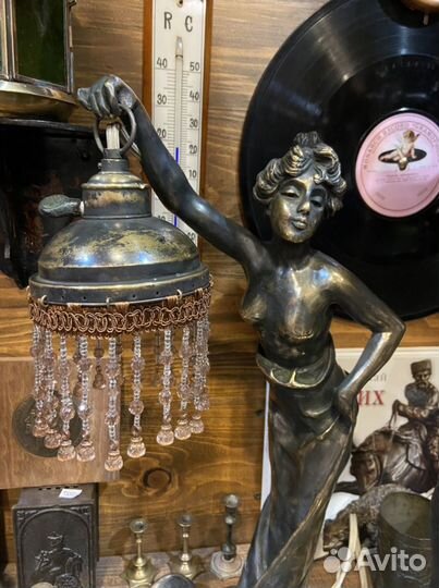 Лампа настольная антикварная, в стиле модерн