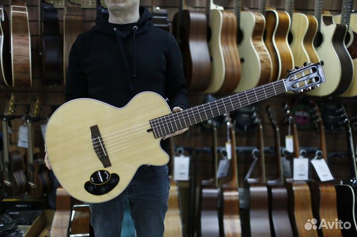 Электрогитара Cort (нейлон) + аксессуары