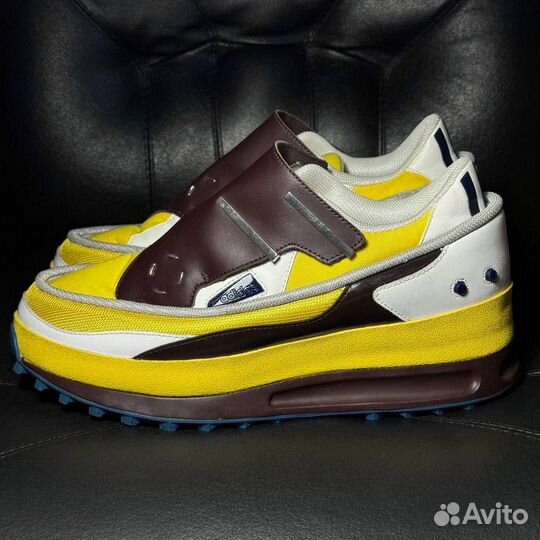 Кроссовки для доставки