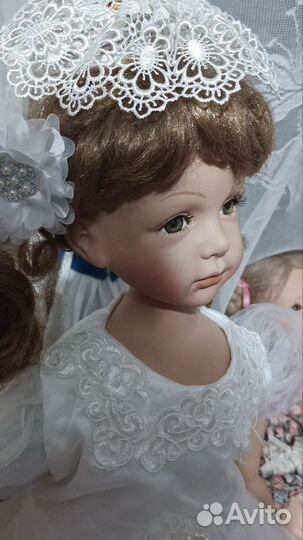 Кукла фарфоровая
