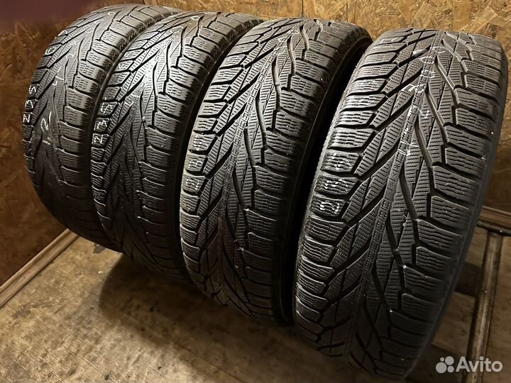 Nokian Tyres Hakkapeliitta R2 SUV 235/65 R17 108R