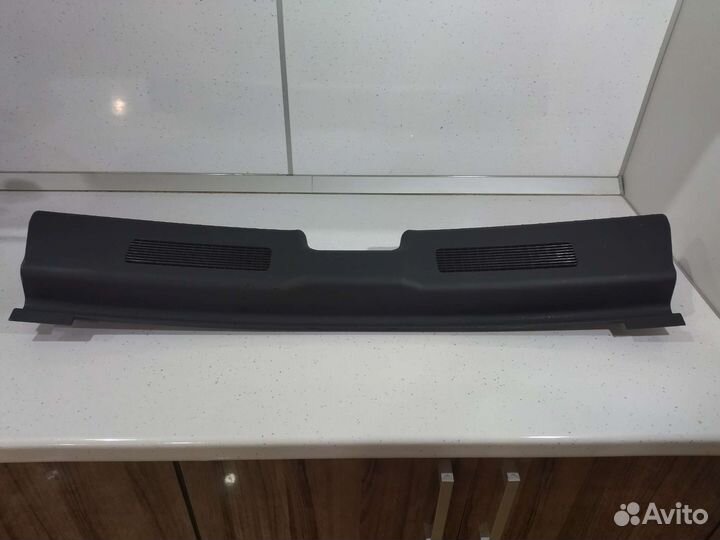 Облицовка поперечины задка Калина Гранта универсал