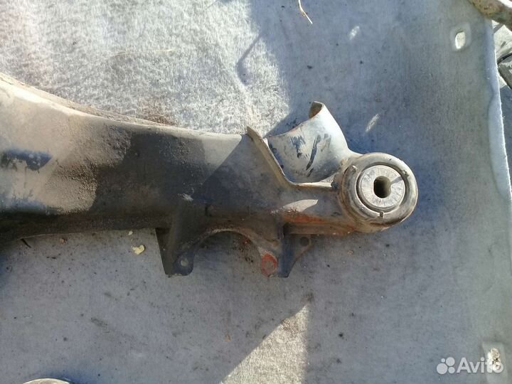 Балка подмоторная 1.8 механика VW Passat B5