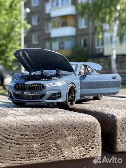 Машинка BMW M8 купе металл