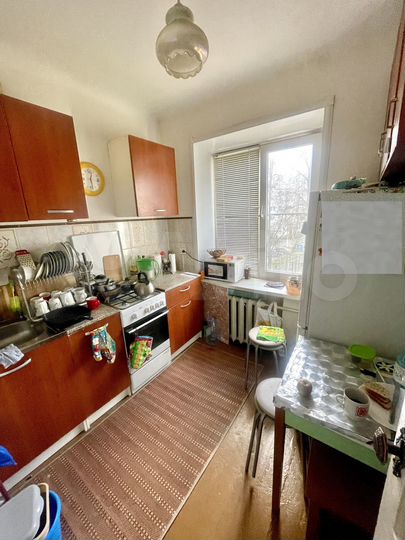 2-к. квартира, 42 м², 3/3 эт.