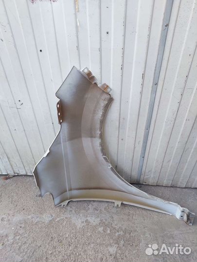 Крыло переднее левое Kia Carnival 4