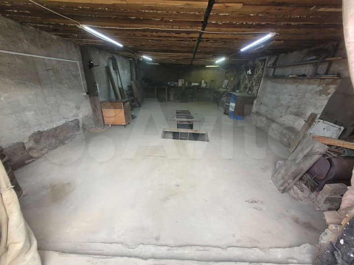 Гараж, > 30 м²