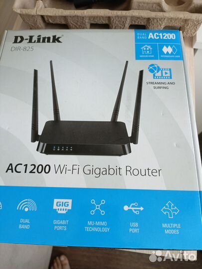 Роутер Wi-Fi D-Link DIR-825