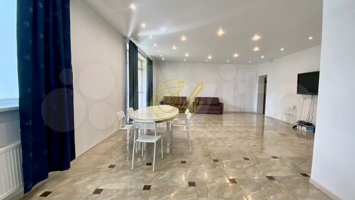 Коттедж 400 м² на участке 9 сот.