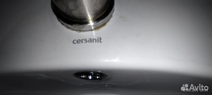 Раковина с тумбой