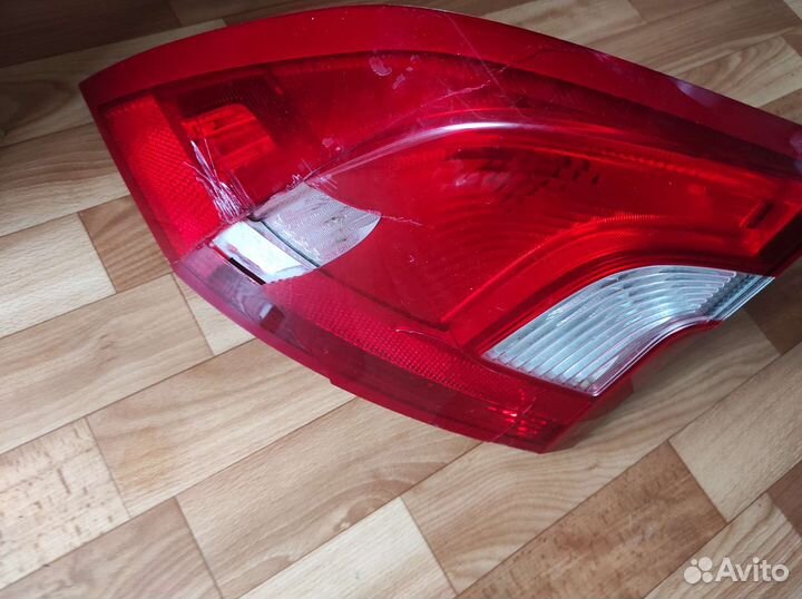 Задний левый фонарь volvo s60