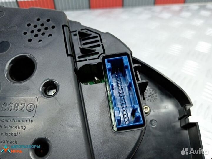 Щиток приборов (приборная панель) Volkswagen