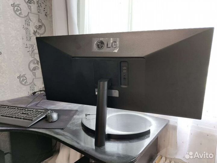 Монитор LG 34