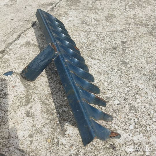 Грабли садовые