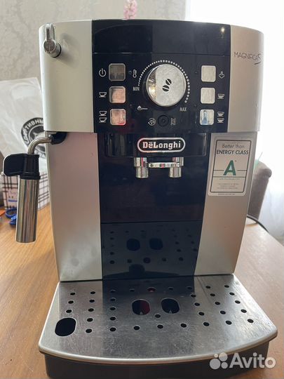 Кофемашина delonghi magnifica s