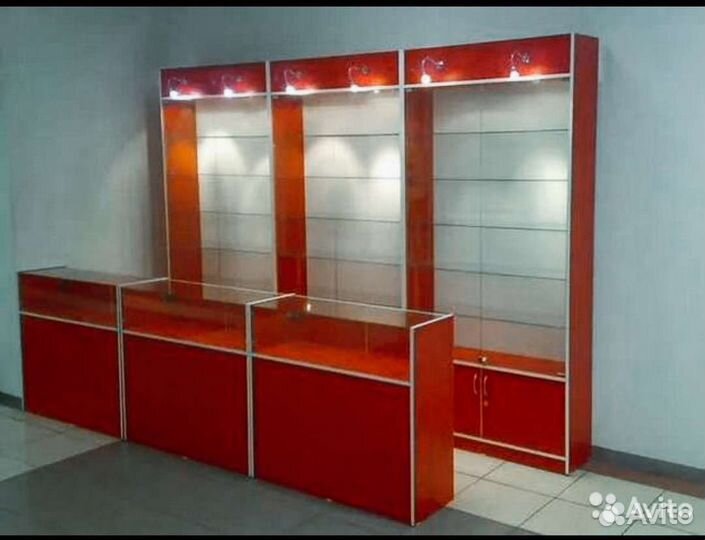 Прилавок и витрина для магазина