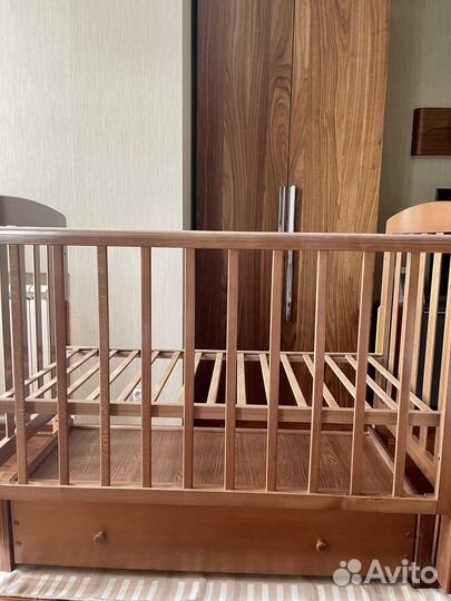 Детская кроватка с матрасом