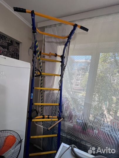 Шведская стенка с турником