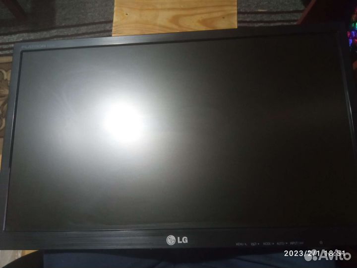 Монитор LG Flatron E2242-BN 21.5