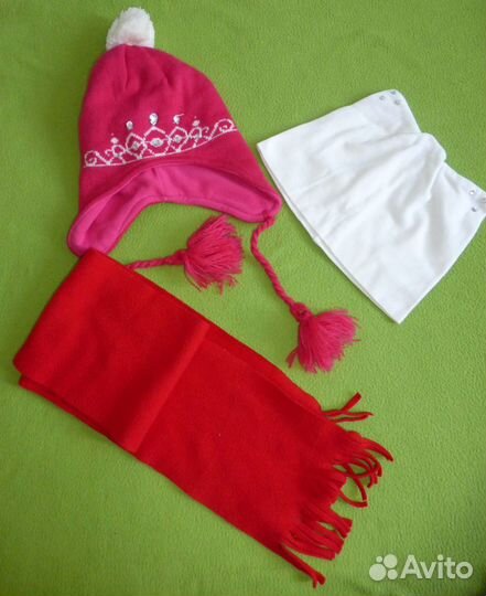 Шапки пакетом на 3-4 г и шлем киват 2 размер