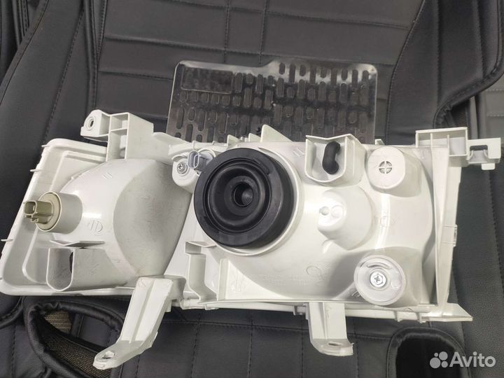 Фара toyota probox