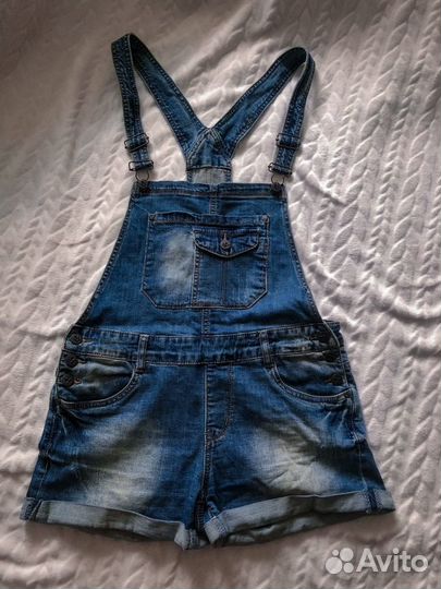 Джинсовый комбинезон с шортами