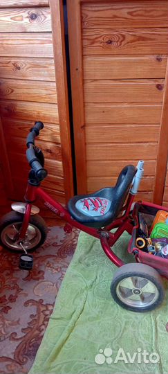 Детский трехколесный велосипед