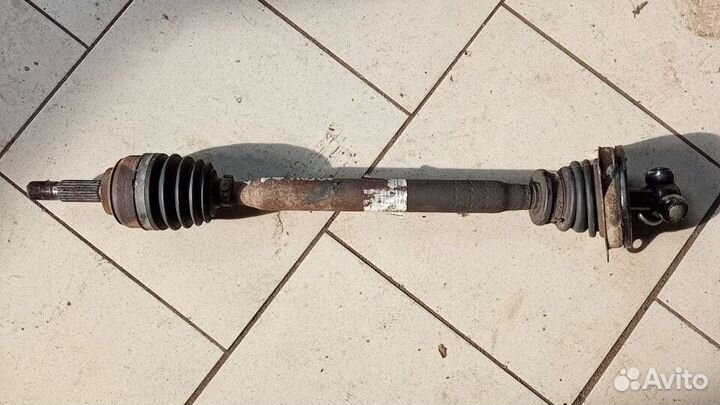 Привод левый renault logan 1