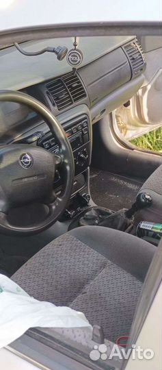 Opel Vectra 1.8 МТ, 1996, 150 000 км