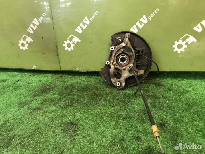 Кулак ступица задний левый Mercedes W204