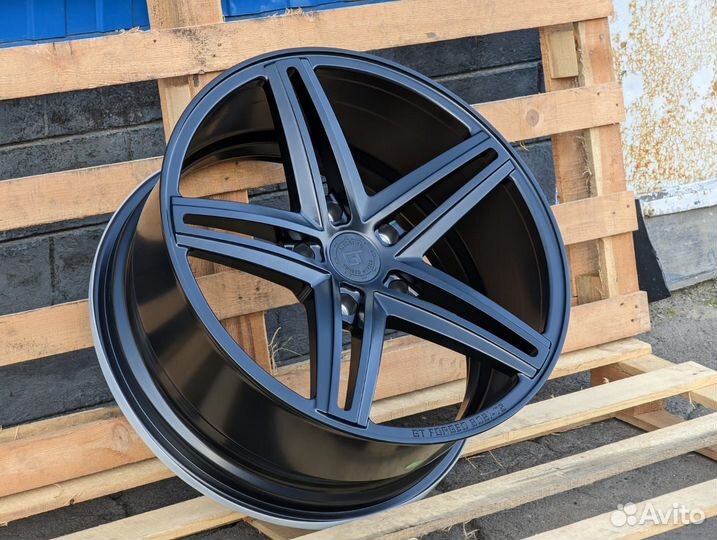 Кованые диски R22 GT Forged на Lexus LX