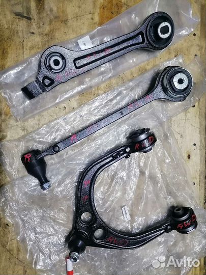 Рычаги комплект с права Dodge charger LD