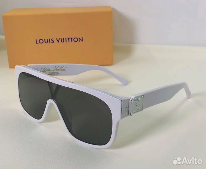 Брендовые солнцезащитные очки