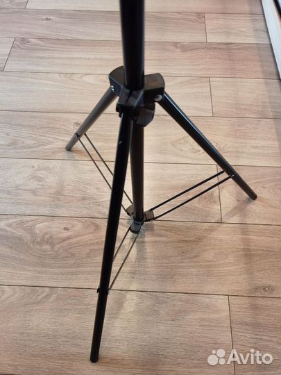 Кольцевая лампа со штативом